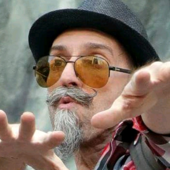 Meet your Posher, Craig - Picture 1 of 1